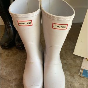 Short white matte hunter boots